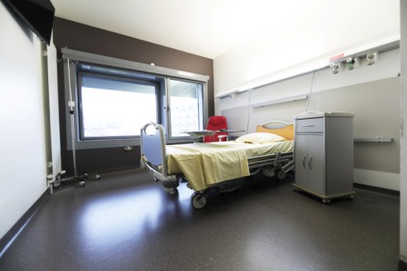 Chambre de l'hôpital Tenon du service de prise en charge chirurgicale de la transidentité